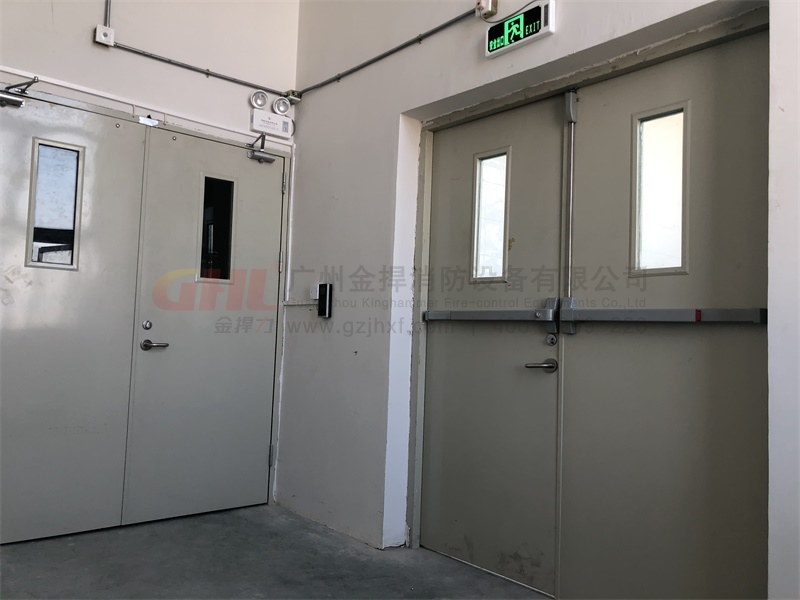 消防通道逃生门锁用于紧急情况快速疏散