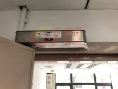 如何判断合格的电动闭门器!