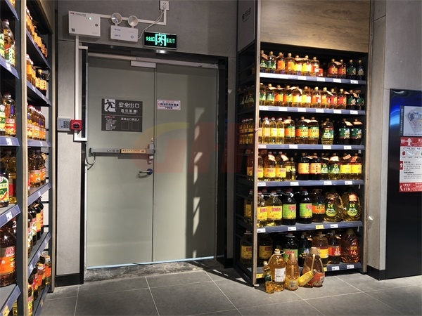 广州荃鸿人人佳超市安装消防联动型推杆锁门禁系统
